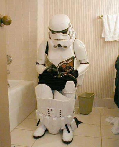 stormtrooper_on_toilet